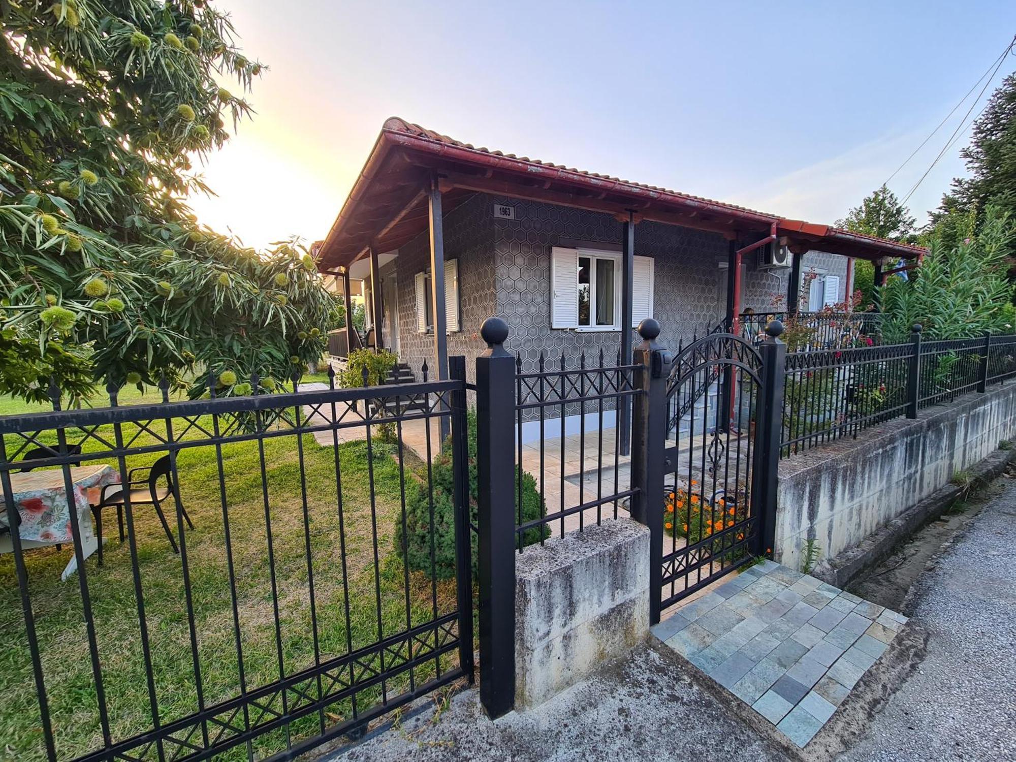 Villa Anna Mitropolis  Экстерьер фото