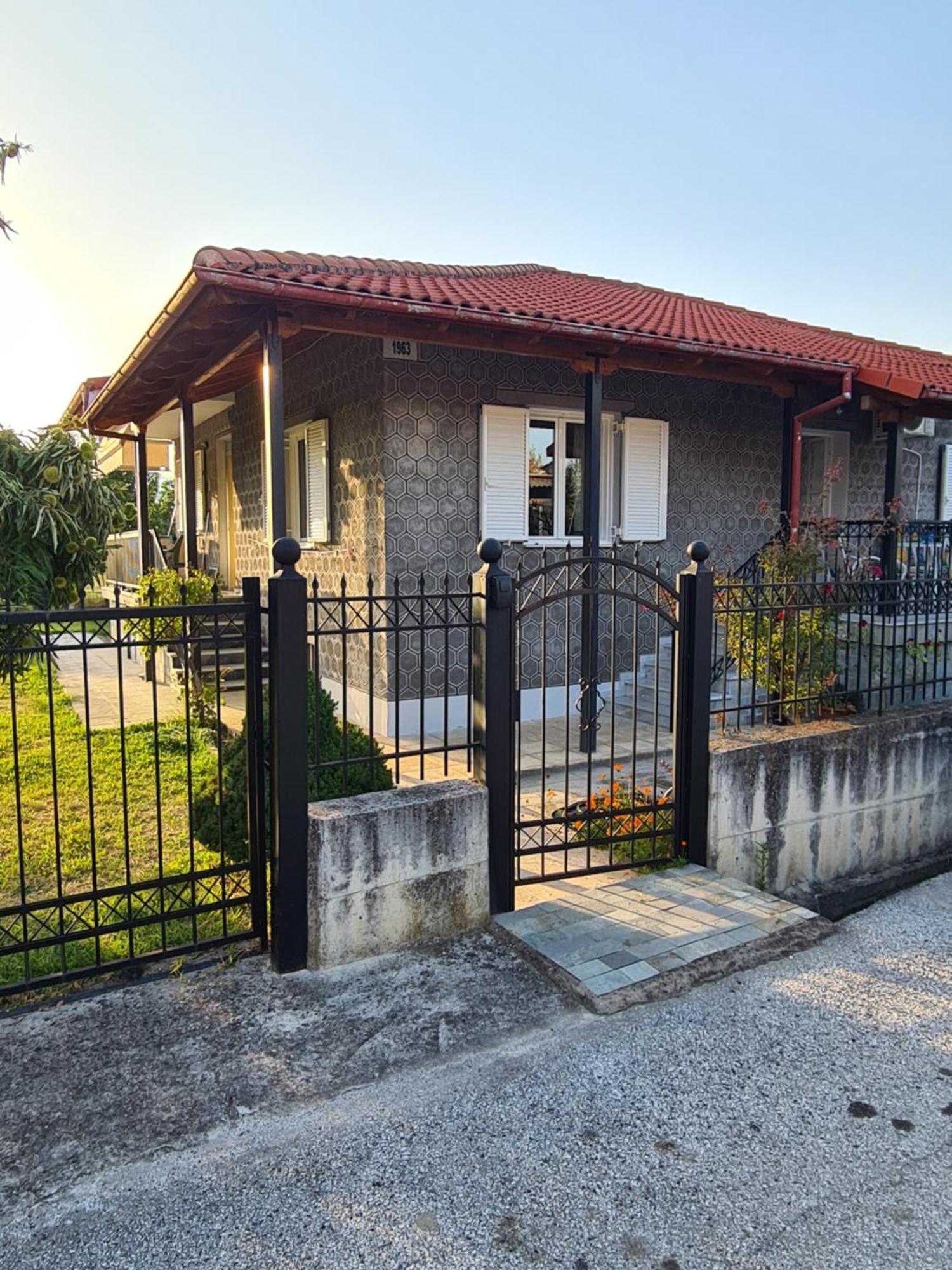 Villa Anna Mitropolis  Экстерьер фото